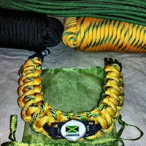 🇯🇲NWOT 🇯🇲... LionLines Custom made Jamaican 🇯🇲 Paracord Bracelet